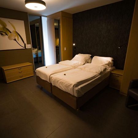 Su'Ro Bed And Breakfast เกนต์ ภายนอก รูปภาพ