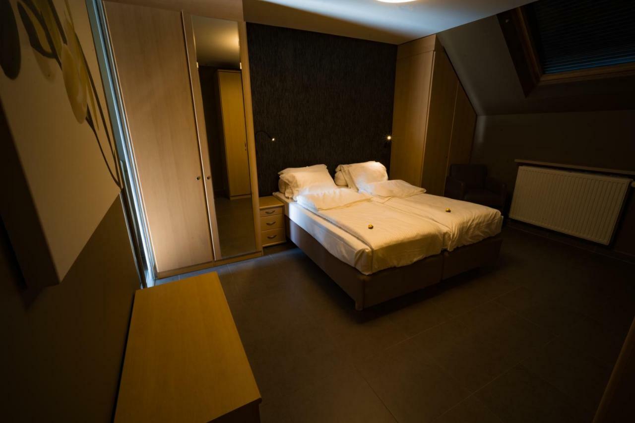Su'Ro Bed And Breakfast เกนต์ ภายนอก รูปภาพ